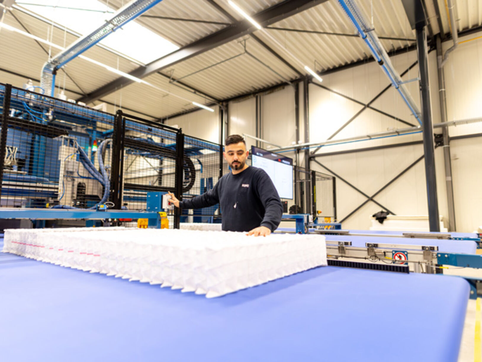 Auping opent matrassenfabriek