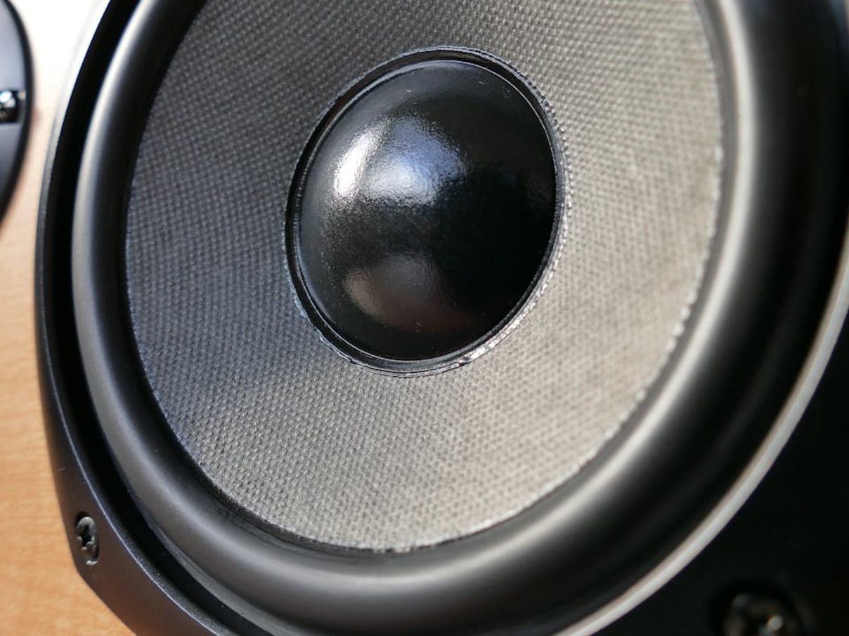Heeft een speaker stand invloed op het geluid?