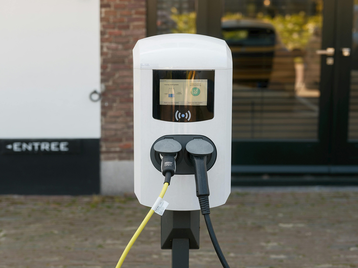 Een laadpaal thuis